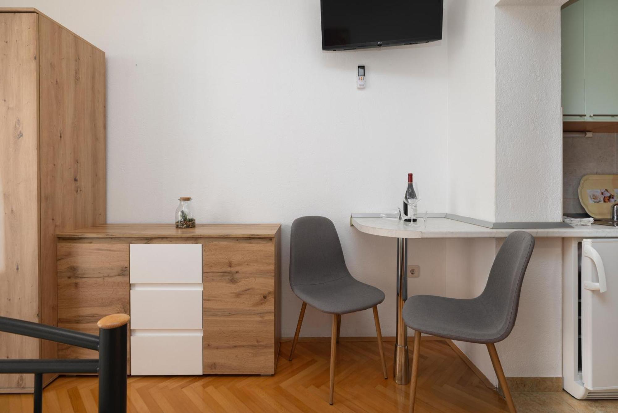 Apartments Niki Brela Eksteriør billede